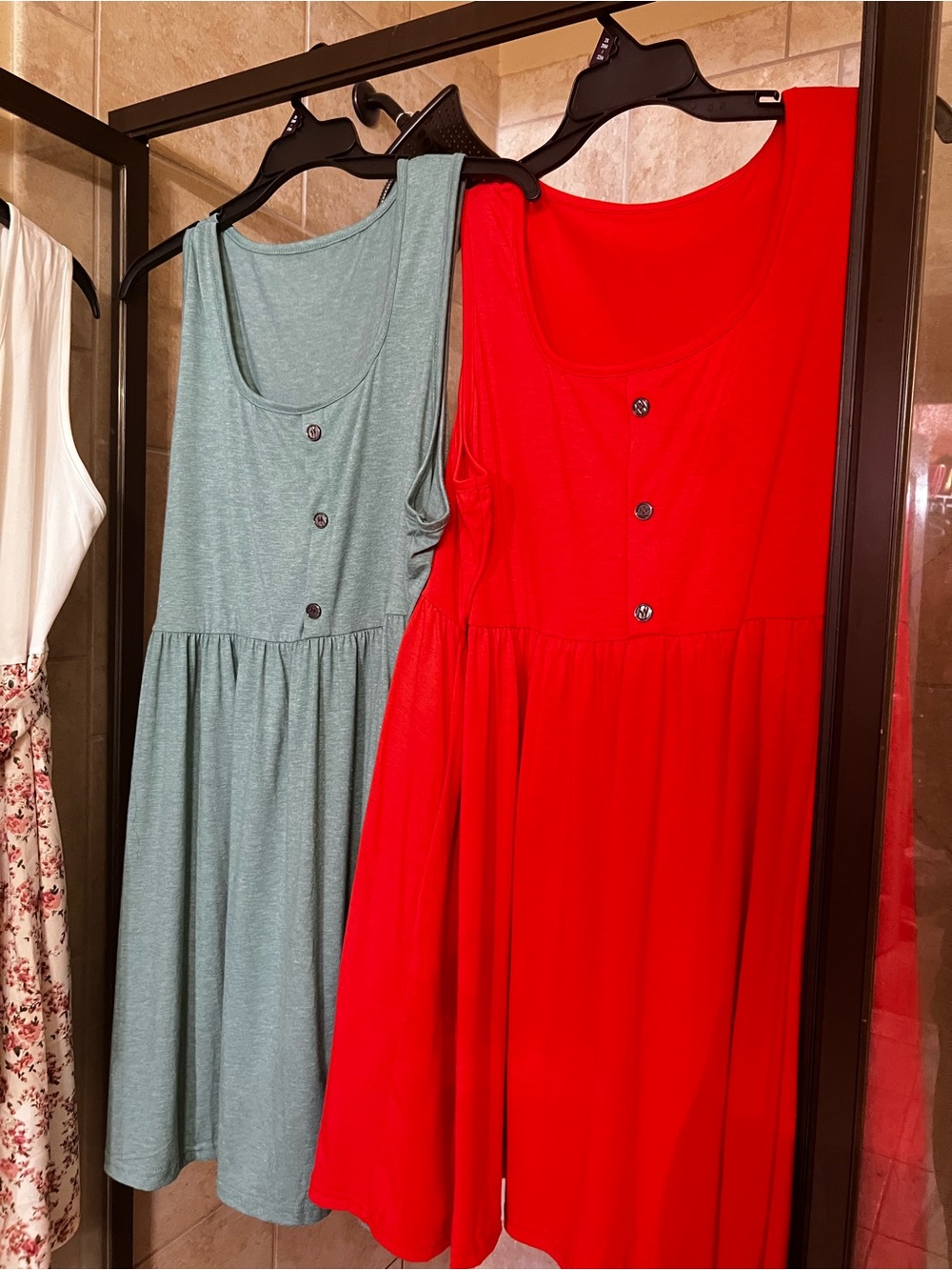 Sleeveless Scoop Neck Button-Front Women's Dress - Red